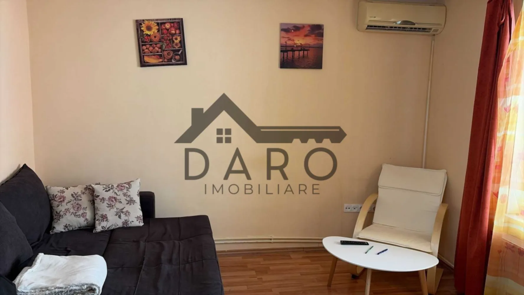 Inchiriez Garsoniera / Apartament 1 camera Dambu - Îți propun o garsonieră decomandată, situată la etajul 4 complet mobilata si utilata. Suprafața utilă este de 30 mp, oferindu-ți un spațiu confortabil. Livingul este luminos cu deschidere la balcon, televizor si canapea extensibila. Bucătăria are finisaje simple, cu pardoseală din gresie aragaz nou. Baia dispune de duș, toaletă și chiuvetă. Totul este bine întreținut.
Garantie 1 luna.
Rog seriozitate si voi oferi contract de minim 1 an.