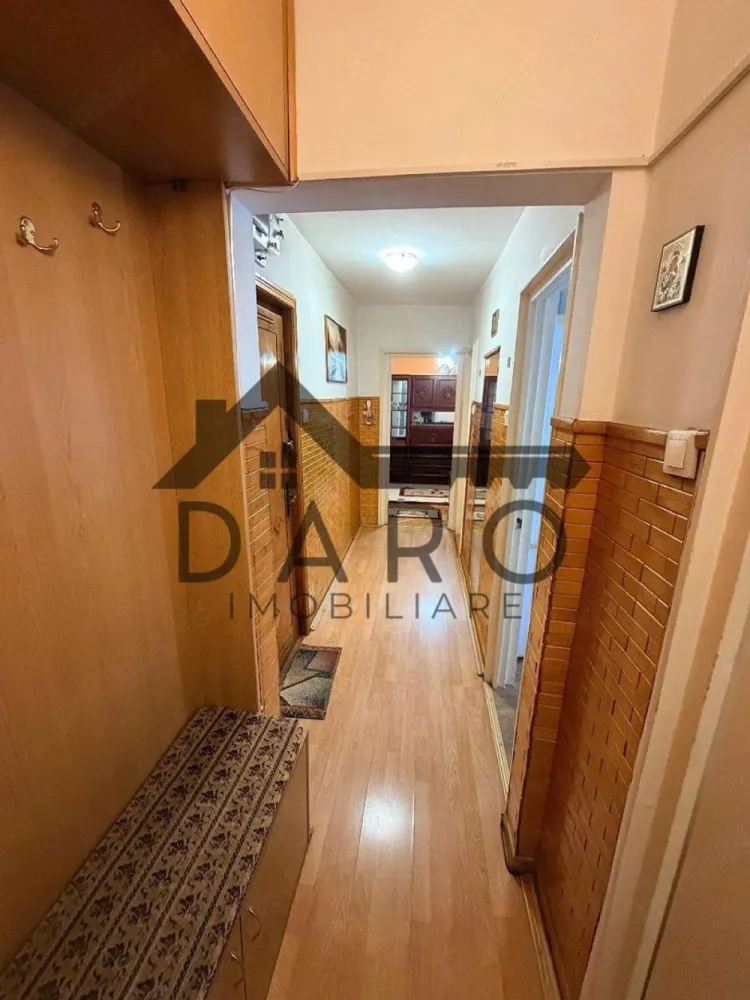 apartament doua camere de inchiriat - Apartament de inchiriat,luminos,curat,bine intretinut,situat p
in b-dul 1848 Dambu,compus din doua camere,bucatarie,baie,camara,balcon( confort unu),etajul 4 din 10,gata pregatit pentru mutare imediata.
acces facil la autobuse,magazine,farmacii,piata agroalimentara,scoala,gradinita.