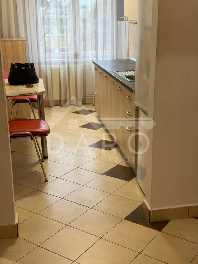 Inchiriez apartament cu 2 camere
