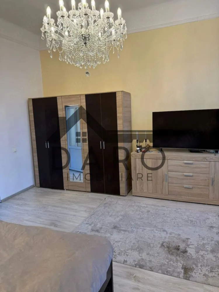 Apartament de inchiriat pe termen scurt - Inchiriez apartament pe termen scurt - o luna sau doua (iulie si sau august)

Locatie centrala : Str Horea, in cladire istorica

Compus din : bucatarie, o camera foarte spatioasa si o baie