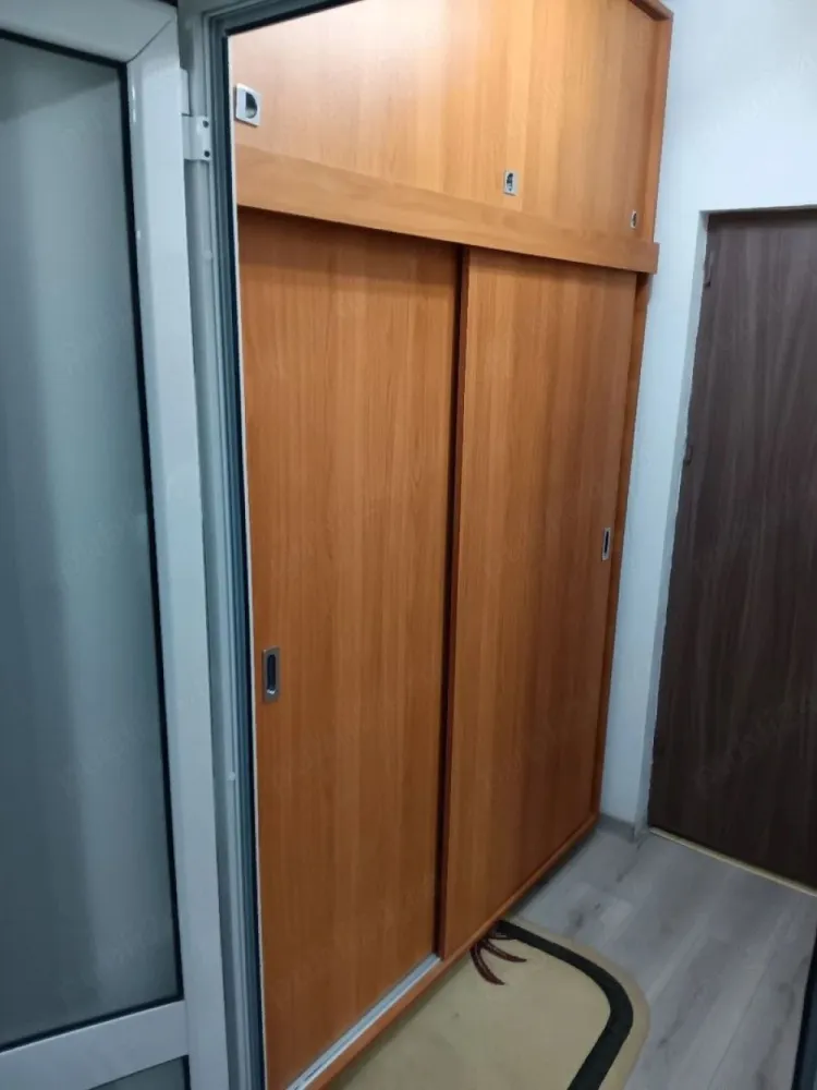 De Inchiriat apartament 1camera Mazepa 1, G-uri etaj 2/7, 1450 lei - Se oferă spre închiriere un apartament cu 1 cameră, situat în zona Mazepa 1, la etajul 2 din 7, într-un imobil bine întreținut.
Apartamentul este complet mobilat și utilat, pregătit pentru mutare imediată și oferă confort și funcționalitate pentru o persoană sau un cuplu. Dispune de:
- aer condiționat
- centrală termică proprie 
- mobilier complet
- electrocasnice necesare pentru un trai confortabil
Zona este foarte bine poziționată, cu acces rapid către magazine, transport, puncte de interes și facilități urbane.
Disponibil imediat.
Chirie 1450 lei/luna.
Garantie returnabila 1450 lei.
Se percepe comision de tranzactionare.
Pentru detalii și programarea unei vizionări, vă rog să mă contactați 0741.030.291 Marilena, Agentia Mag Invest.