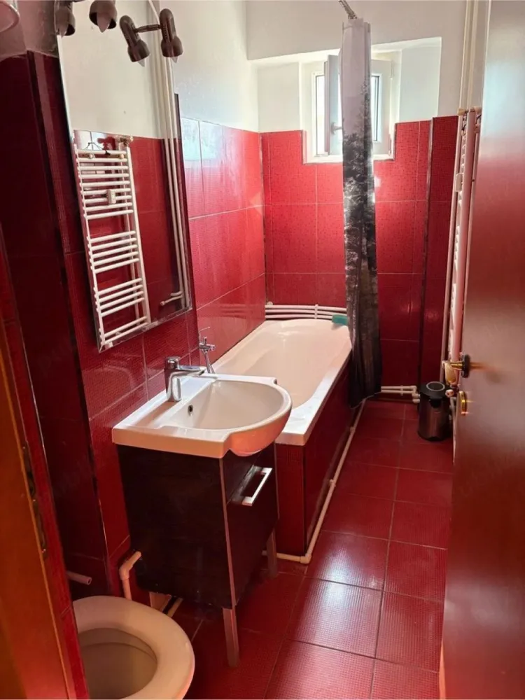De inchiriat apartament cu o camera, Faleza, etaj 7/7, 350 euro - Se ofera spre închiriere un apartament cu 1 cameră, situat în prestigioasa zonă Mazepa 1, la etajul 7 din 7, cu o vedere spectaculoasă către Dunăre.
Apartamentul este complet mobilat și utilat, fiind ideal pentru o persoană sau un cuplu care își dorește confort și o locație excelentă. Luminos și primitor, acesta oferă toate condițiile necesare pentru mutare imediată.
- Vedere panoramică la Dunăre
- Etaj 7/7
- Complet mobilat și utilat
- Zonă excelentă, aproape de faleză, magazine și mijloace de transport
- Disponibil imediat
Preț: 350 Euro/lună
Garantie returnabila 350 euro.
Se percepe comision de tranzactionare.
Pentru detalii suplimentare și programarea unei vizionări, nu ezitați să mă contactați 0741.030.291 Marilena, Agentia Mag Invest.