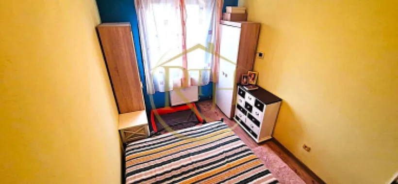Vand apartament cu 4 camere in zona spitalul judetean,comision ,,0''