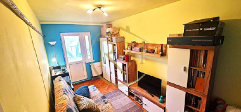 Vand apartament cu 4 camere in zona spitalul judetean,comision ,,0''