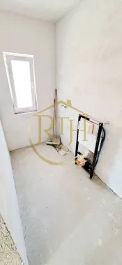 Oferim spre vanzare Case-Duplex cu 4 camere, situate in Giroc, zona buna