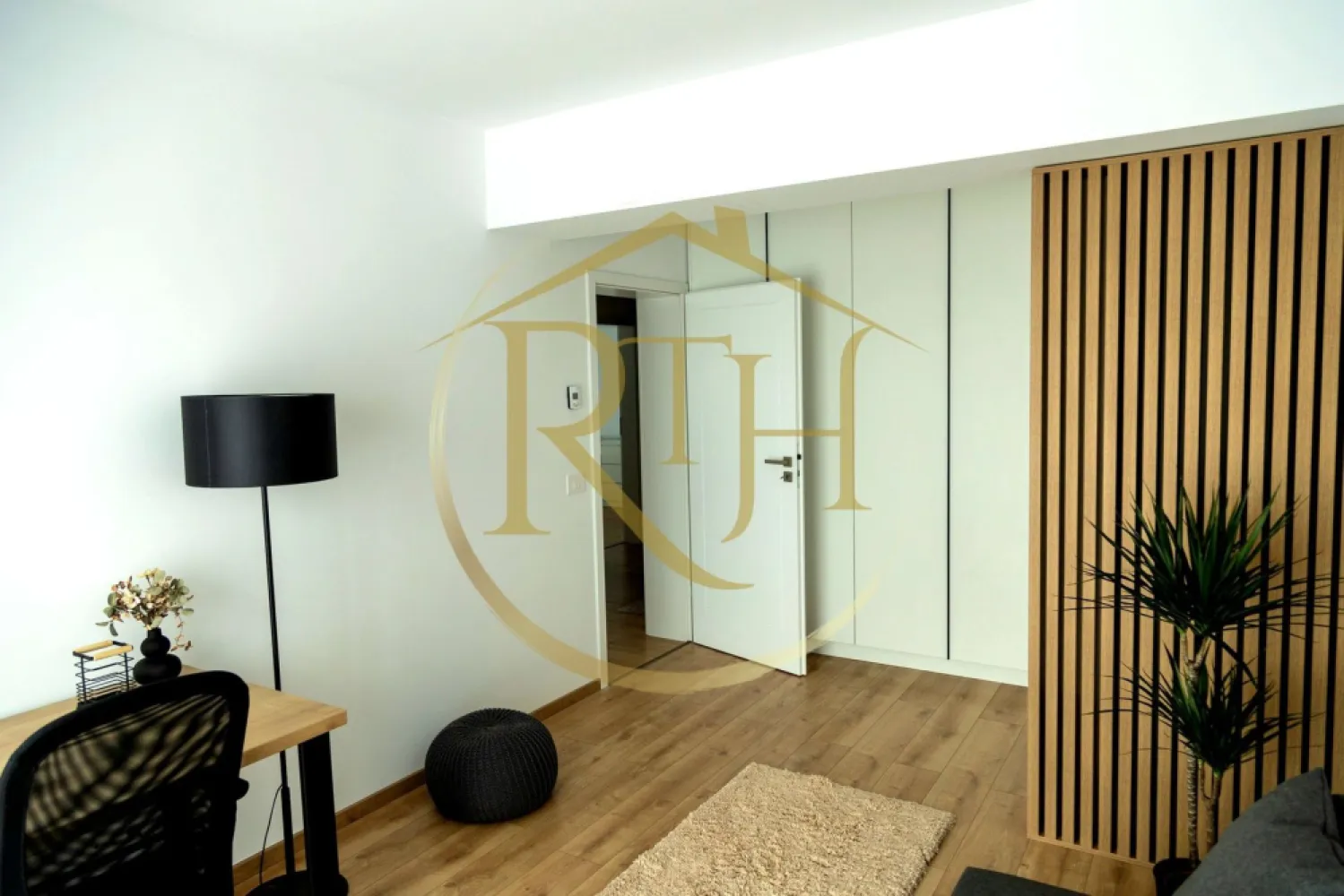 Oferim spre inchiriere apartament cu 3 camere, totul Nou, zona Lipovei,Bloc Nou