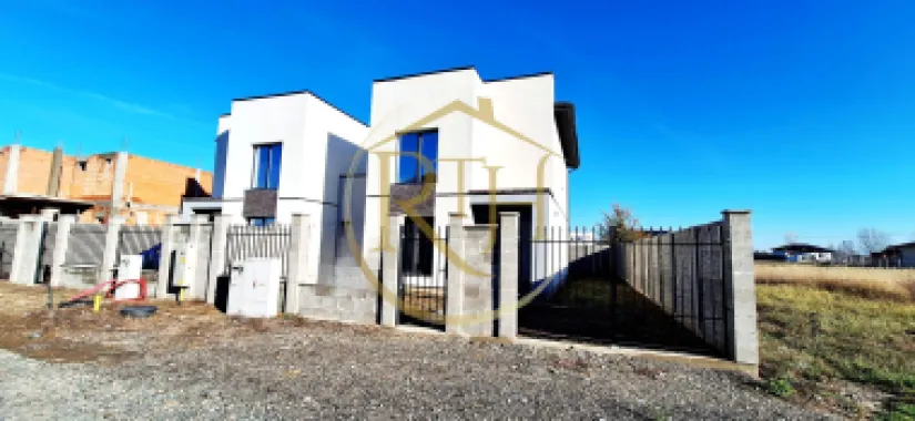 Oferim spre vanzare Case-Duplex cu 4 camere, situate in Giroc, zona buna