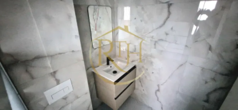 Duplex de vanzare cu 4 camere,2 bai,250 mp teren-Mosnita Veche zona Centrala.