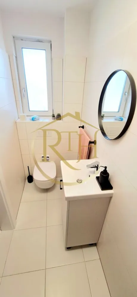 Oferim spre vanzare Casa tip Duplex, situata in Giroc in apropiere de DAF