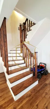 Oferim spre vanzare Casa tip Duplex, situata in Giroc in apropiere de DAF