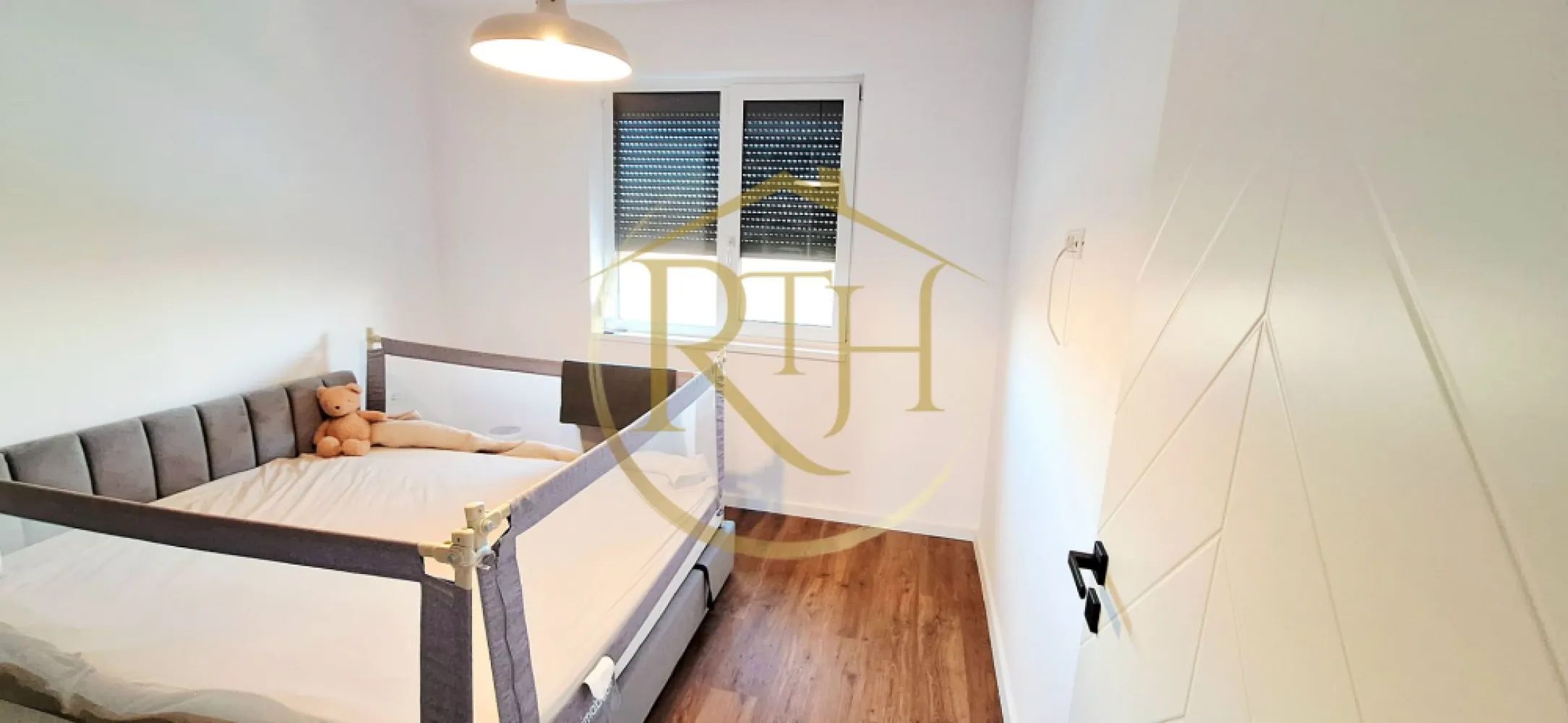 Oferim spre vanzare Casa tip Duplex, situata in Giroc in apropiere de DAF