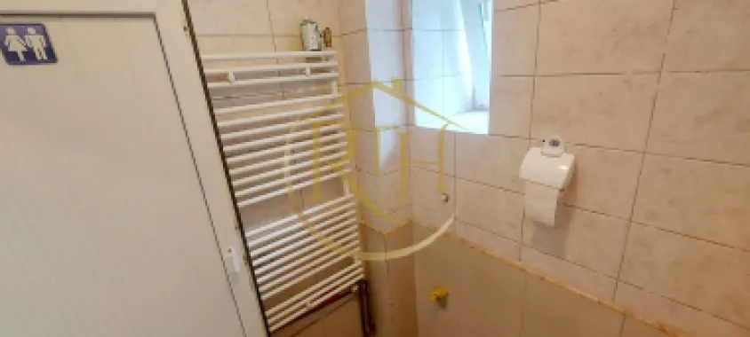 Închiriez spațiu comercial 4 camere–Zona Centrală – 77 mp utili.