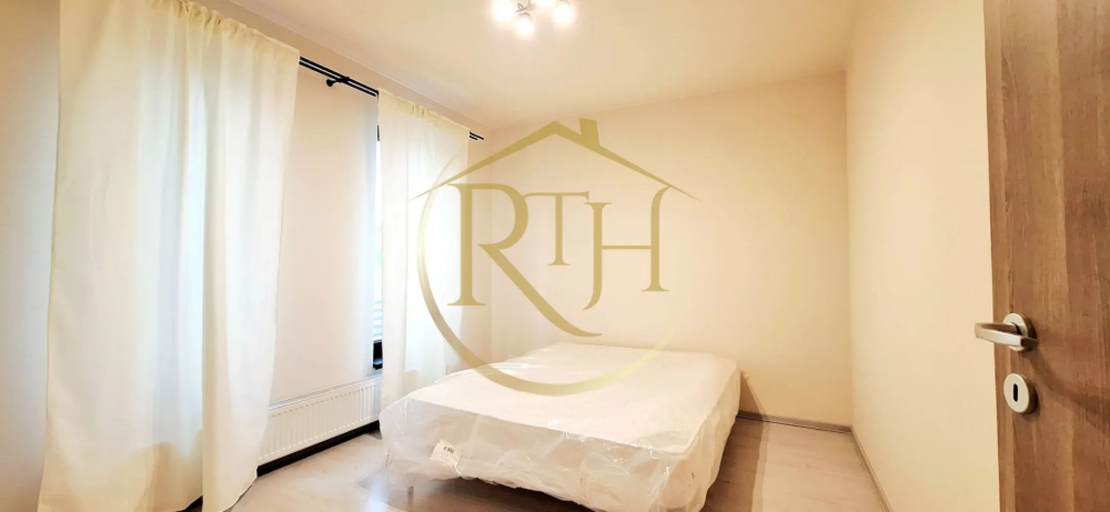 Oferim spre inchiriere casa cu 4 camere in Giroc aproape de Penny ,pet friendly.