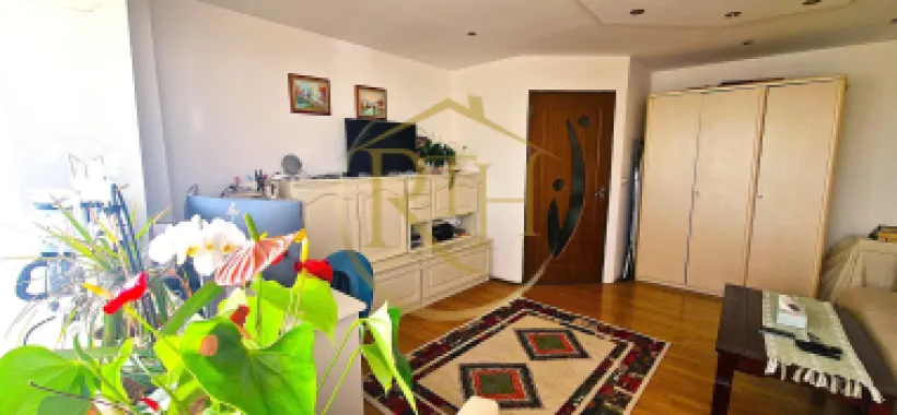 Vand apartament 2 camere,zona linistita cu mult spatiu verde ,0 Comision