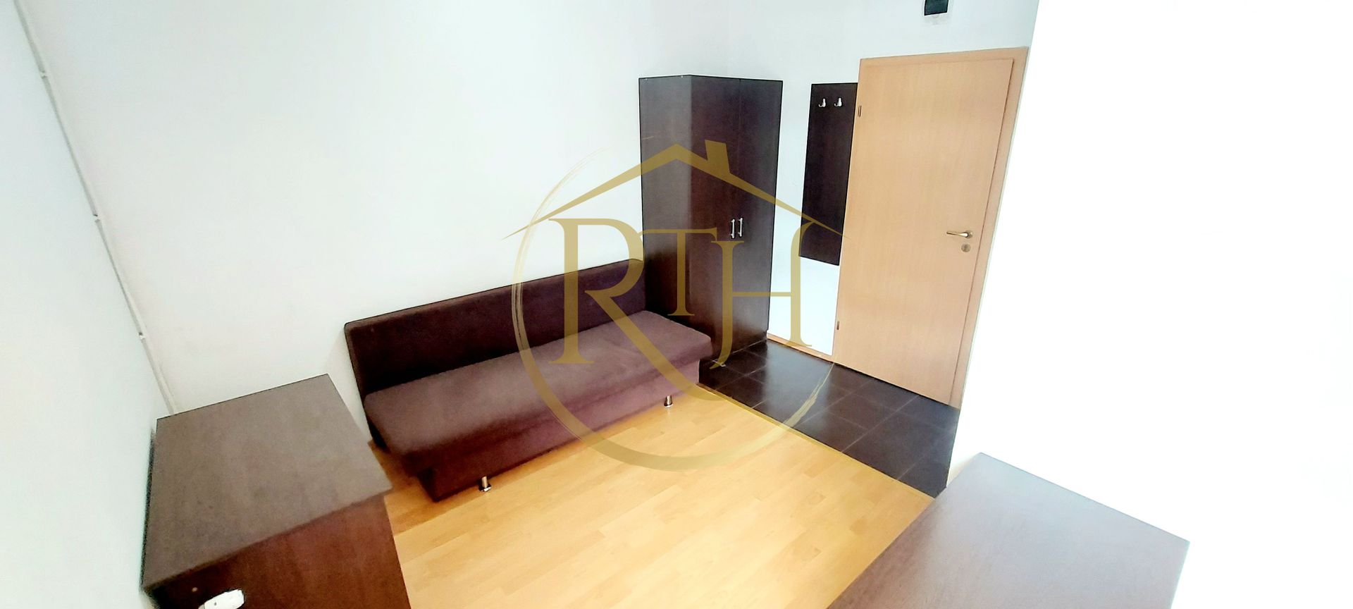 Oferim spre inchiriere garsoniera, situata in zona Soarelui, Parcare si balcon