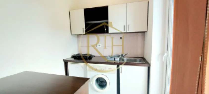 Oferim spre inchiriere garsoniera, situata in zona Soarelui, Parcare si balcon