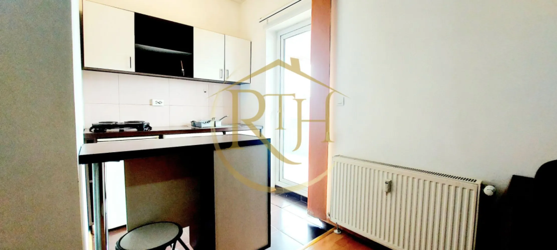 Oferim spre inchiriere garsoniera, situata in zona Soarelui, Parcare si balcon