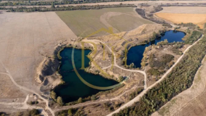 Investiție unică, 10 ha teren cu luciu de apă, ideal pentru turism și agrement!