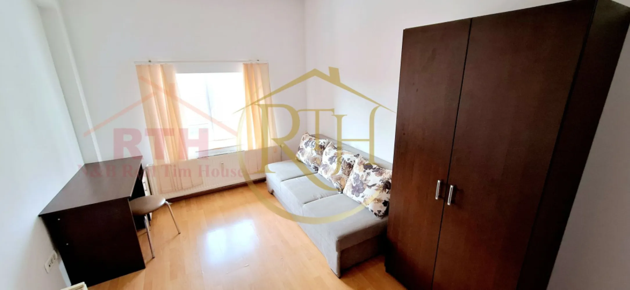 Oferim spre inchiriere garsoniera, loc de parcare, zona Soarelui