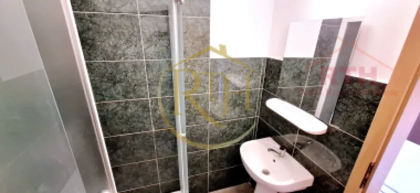 Oferim spre inchiriere garsoniera, loc de parcare, zona Soarelui
