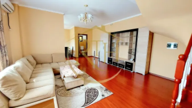 Oferim spre inchiriere casa-duplex,4 camere,Dumbravita aproape de Lidl