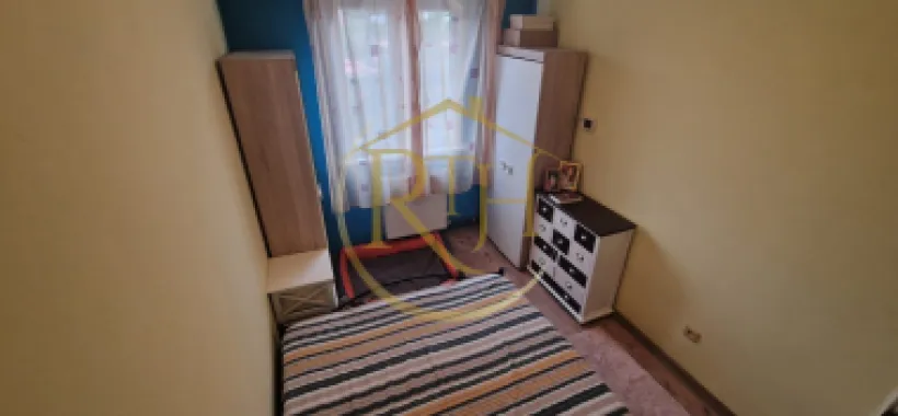 Vand apartament cu 4 camere in zona spitalul judetean,comision ,,0''