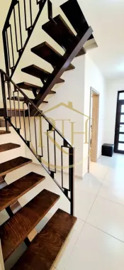 Oferim spre inchiriere casa cu 4 camere in Giroc aproape de Penny ,pet friendly.