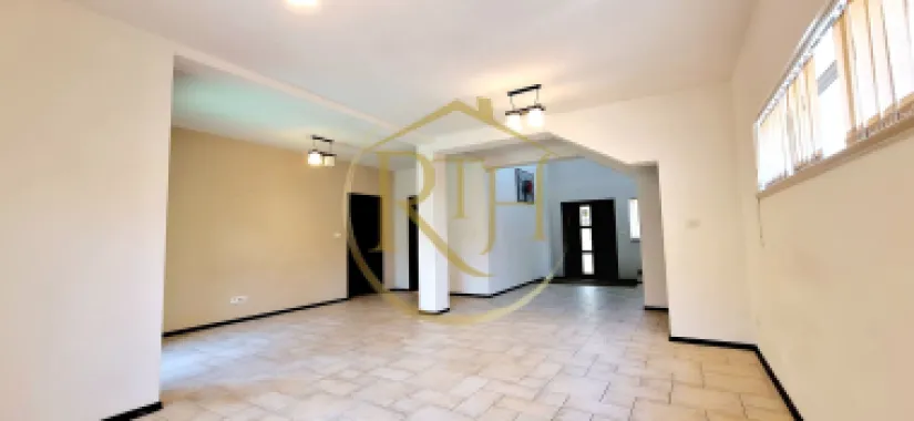 Oferim spre inchiriere, casa cu 4 camere pentru locuit sau birouri, Mehala