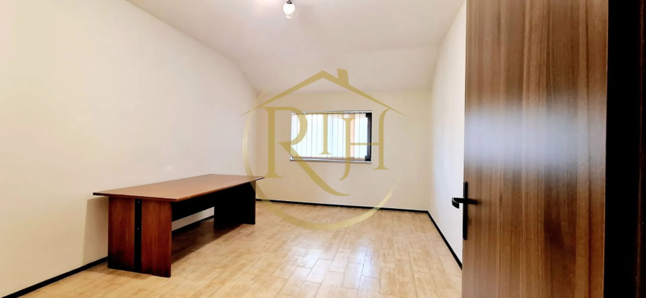 Oferim spre inchiriere, casa cu 4 camere pentru locuit sau birouri, Mehala