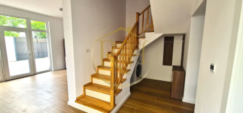 Apartament (SAD) de închiriat–ideal pentru activități comerciale sau locuință.