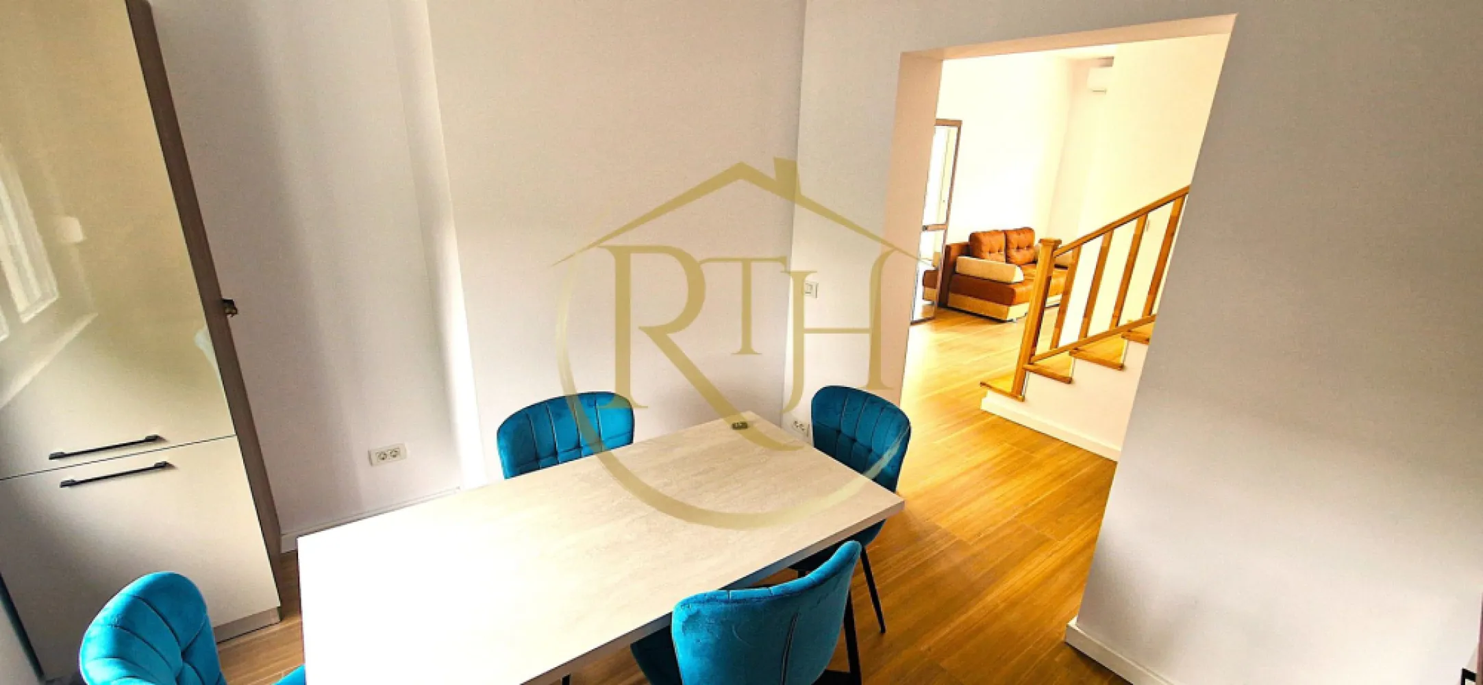 Apartament (SAD) de închiriat–ideal pentru activități comerciale sau locuință.