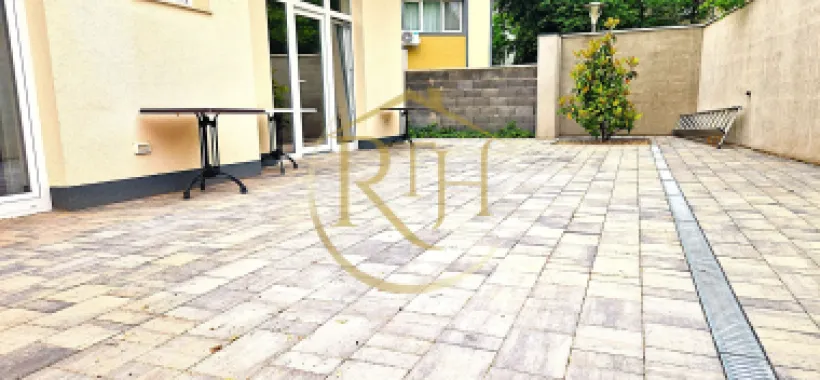 Apartament (SAD) de închiriat–ideal pentru activități comerciale sau locuință.