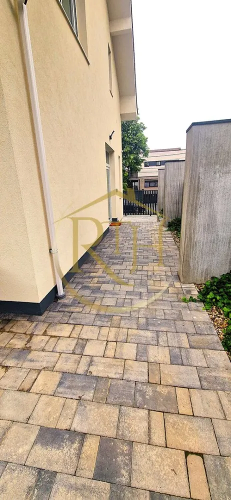 Apartament (SAD) de închiriat–ideal pentru activități comerciale sau locuință.