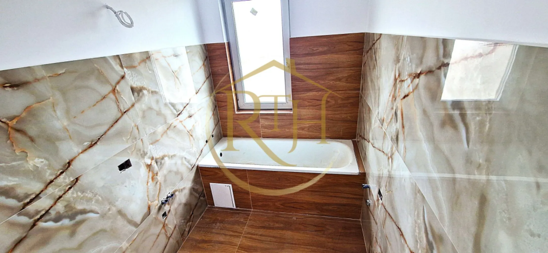 Vand apartamente noi cu 3 camere in Giroc preturi de la 85000.