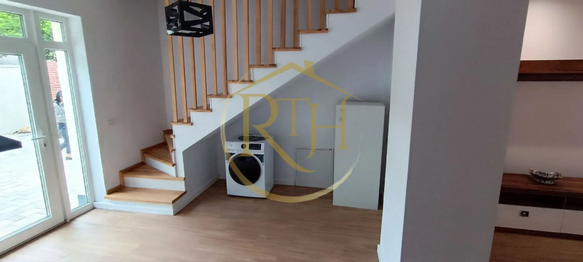 Apartament de închiriat (SAD) – ideal pentru locuință sau activități comerciale