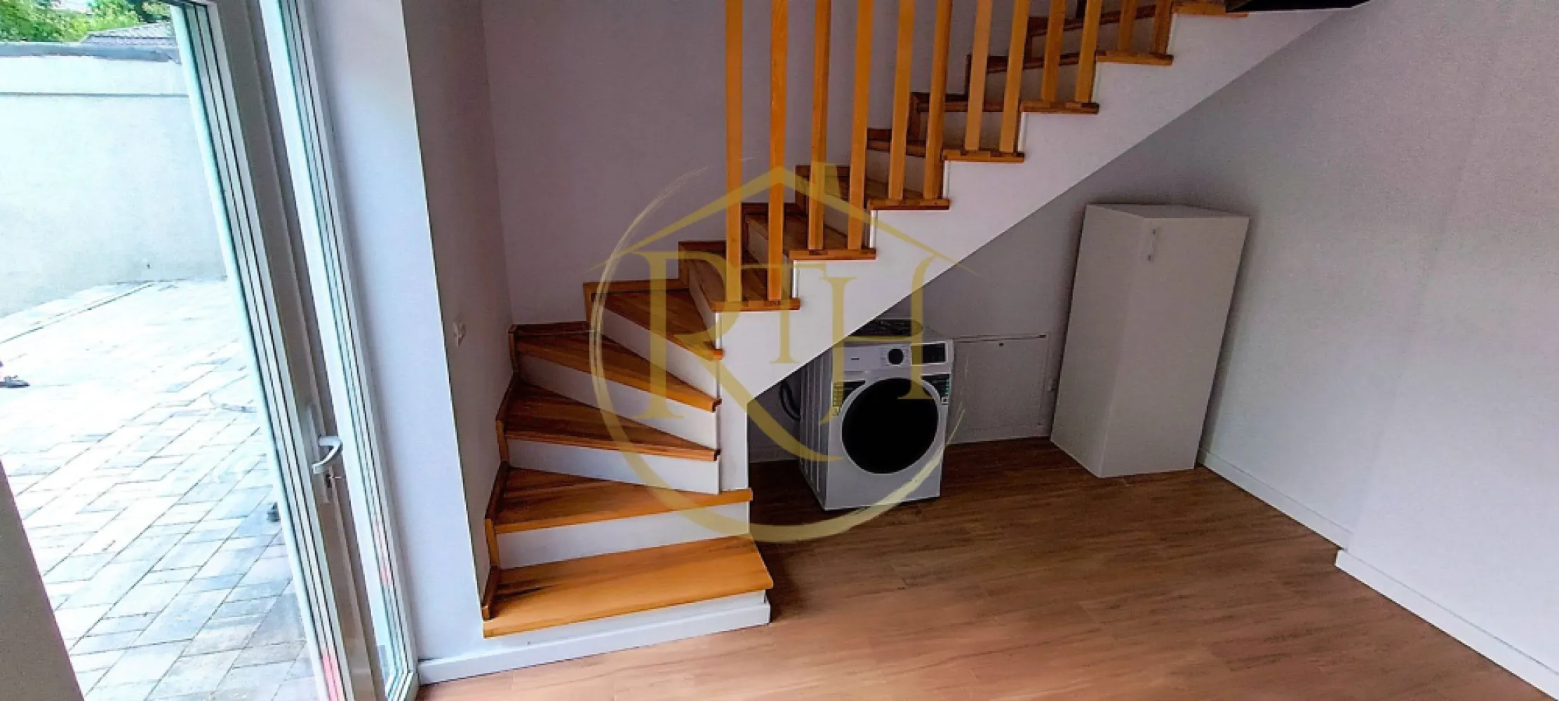 Apartament de închiriat (SAD) – ideal pentru locuință sau activități comerciale