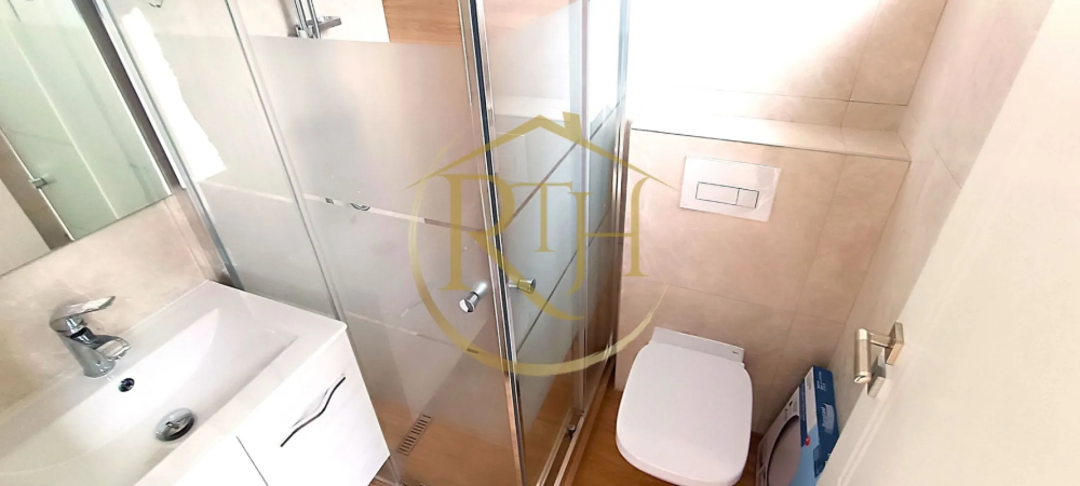 Apartament de închiriat (SAD) – ideal pentru locuință sau activități comerciale