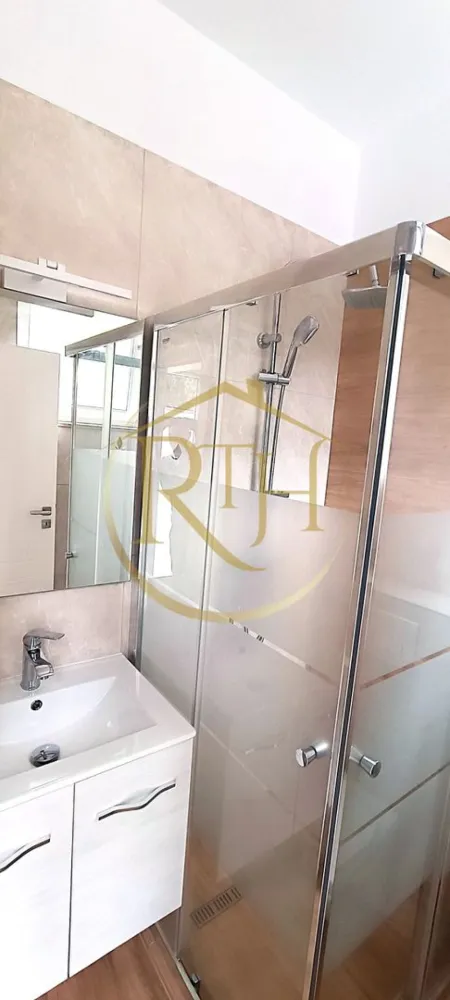 Apartament de închiriat (SAD) – ideal pentru locuință sau activități comerciale