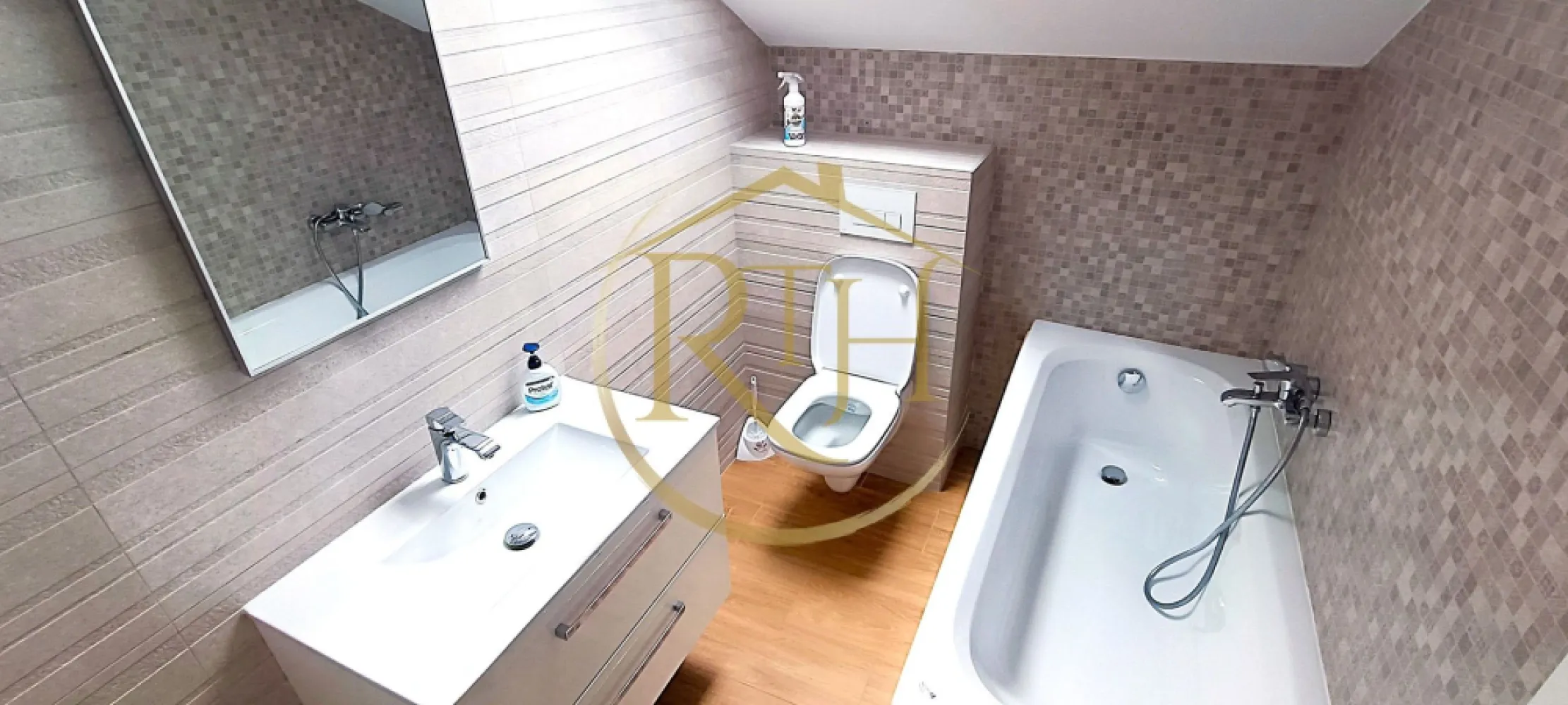 Apartament de închiriat (SAD) – ideal pentru locuință sau activități comerciale
