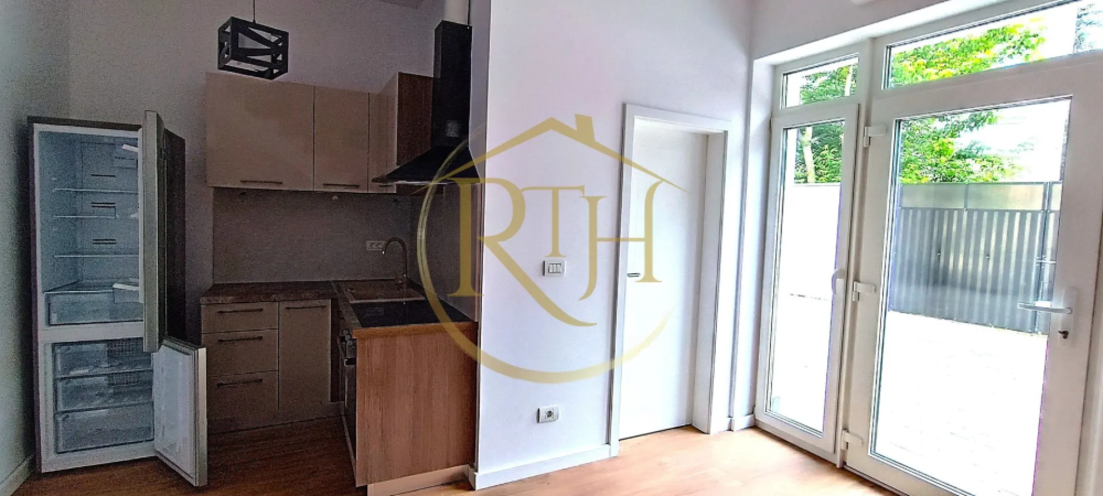 Apartament de închiriat (SAD) – ideal pentru locuință sau activități comerciale