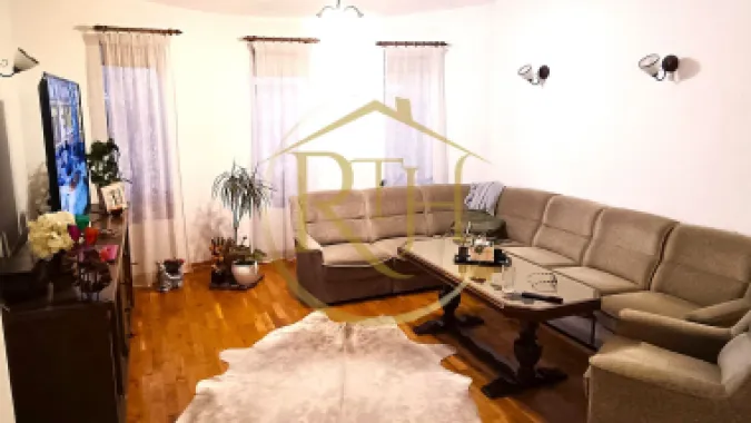 Vand vila 5 camere construita cu materiale premium in Giroc, pret 185000 euro