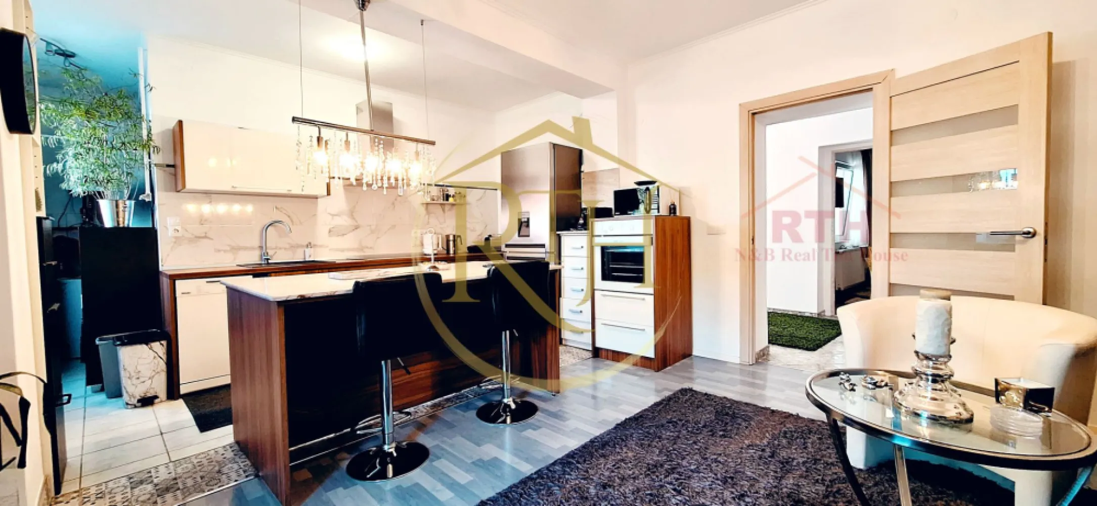 Oferim spre vanzare, proprietate deosebita, 7 camere, zona Modern