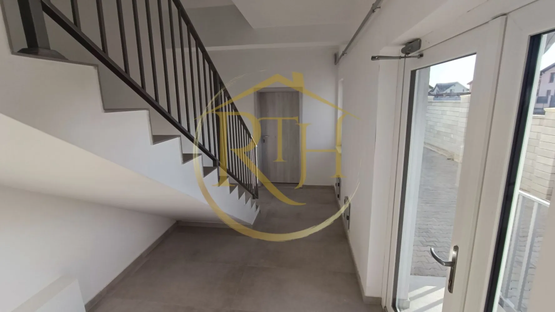 Apartamente noi cu 2 camere plus curte privata de 32 mp, Giroc, comision ,,0''