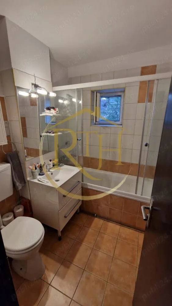 Apartament cu 3 camere de inchiriat zona Martirilor-Judetean