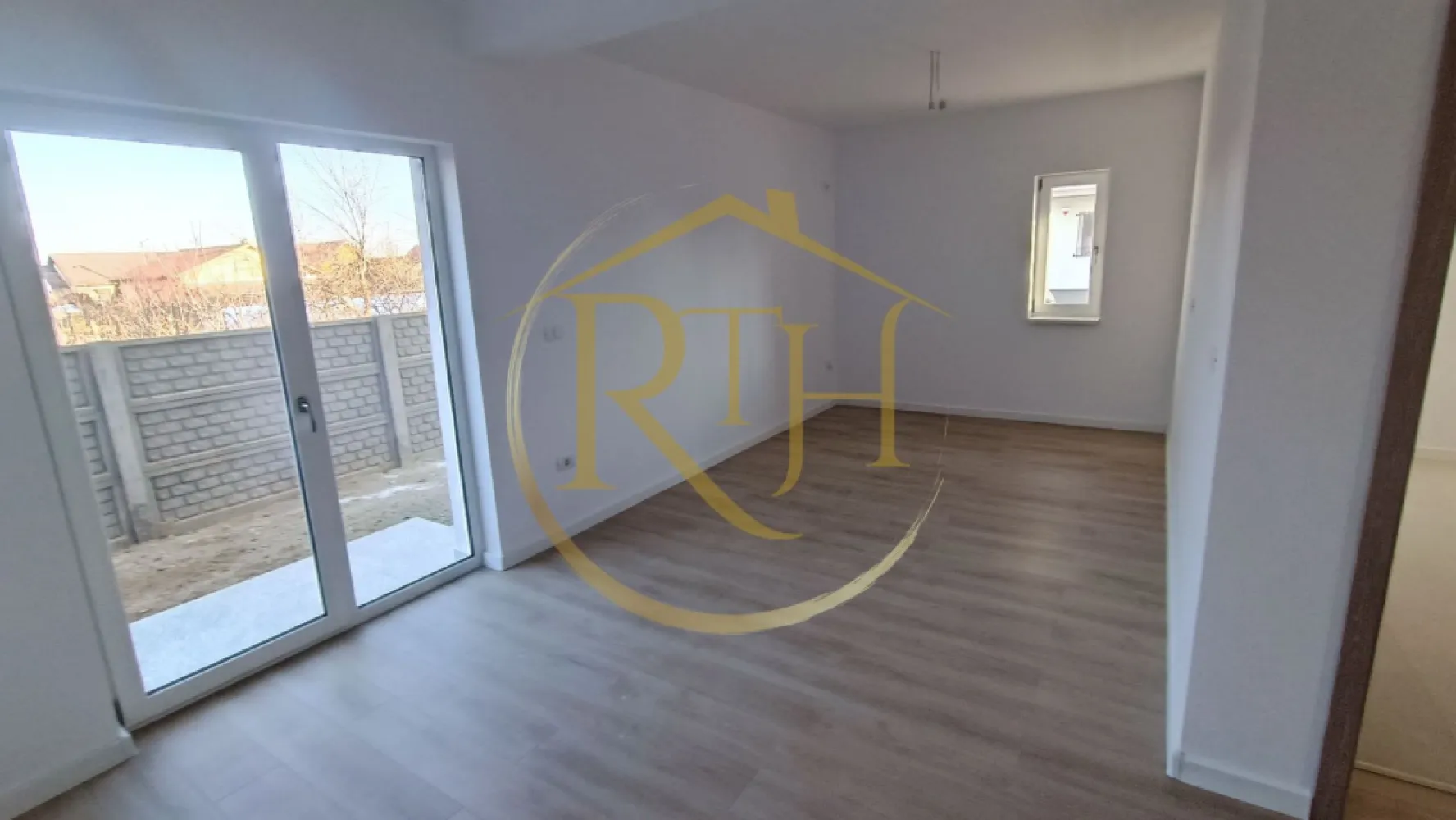 Apartamente cu 2 camere noi de vanzare in Giroc ,comision agentie ,,0'' !!! - Îți dorești un apartament cu 2 camere modern, luminos și bine compartimentat? Avem soluția perfectă pentru tine! Îți prezentăm apartamente într-un bloc nou, concepute cu atenție pentru a-ți oferi tot confortul necesar.

🔹 Caracteristici principale:
✅ Suprafață utilă: 53 metrii patrati.

✅ Construcție solidă din cărămidă, cu izolație termică eficientă

✅ Încălzire în pardoseală și centrală pe gaz pentru un confort termic optim

✅ Geamuri termopan, ce asigură eficiență energetică și liniște în locuință

✅ Acoperiș din țiglă și interfon pentru siguranță sporită

🎁 Extra beneficii incluse:

🏡 Dacă alegi apartamentul de la parter, vei beneficia de o curte privată de 32 mp, trecută în CF!

📦 Pentru apartamentele de la etajul 2, ții un spațiu generos de depozitare (pod)!

🚗 Fiecare apartament vine cu loc de parcare GRATUIT!

🌳 Situat într-o zonă liniștită, cu locuri de joacă, parcuri și iluminat stradal.

💰 Disponibil doar pe parter cu curte privata ,pret 108000

Acceptăm orice tip de credit bancar şi oferim GRATUIT consultanţă în vederea obţinerii unui credit pentru achiziţionarea imediată a unui apartament
Apartamentele se predau la cheie pentru mutare imediată.
Proprietatre reprezentata de RealTimHouse.ro
Va asteptam cu drag la o vizionare .