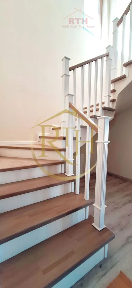 Oferim spre vanzare Duplex cu 5 camere situat in Giroc aproape de DAF