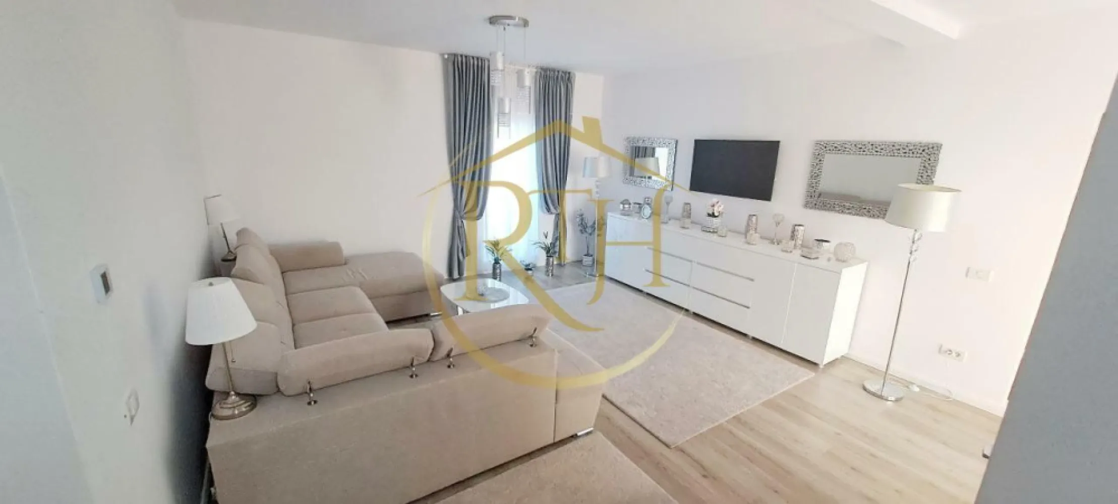 Vând casă vila cu 5 camere,in Giroc ,materiale premium,comision ,0'