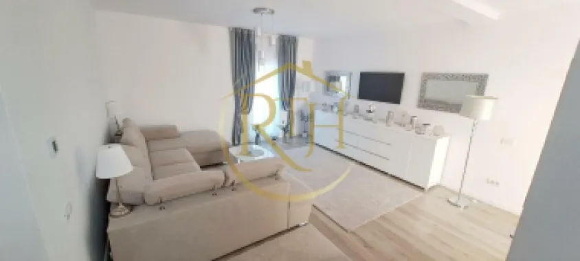 Vând casă vila cu 5 camere,in Giroc ,materiale premium,comision ,0'