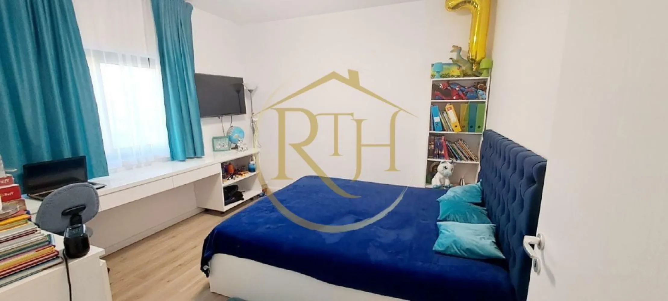 Vând casă vila cu 5 camere,in Giroc ,materiale premium,comision ,0'