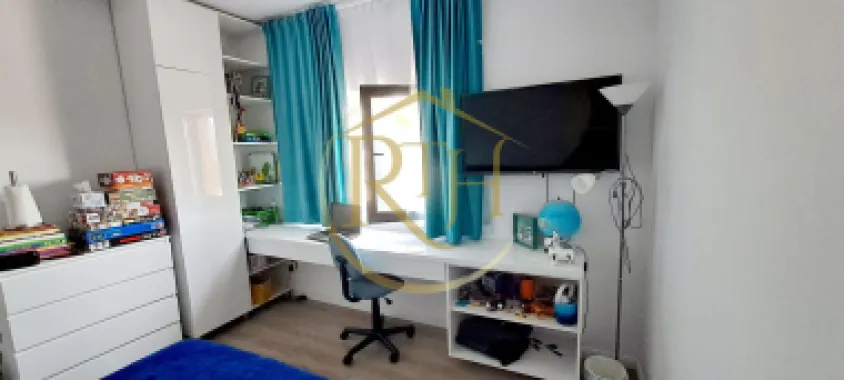 Vând casă vila cu 5 camere,in Giroc ,materiale premium,comision ,0'